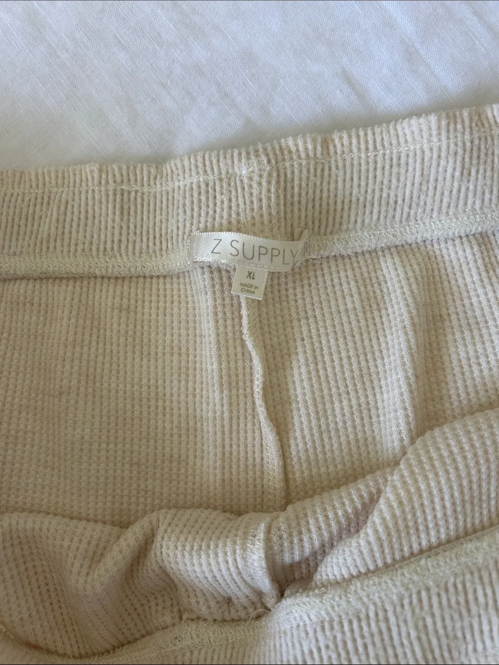 ZSupply Ribbed Button-Front Lounge Shorts - Picture 3 of 5
